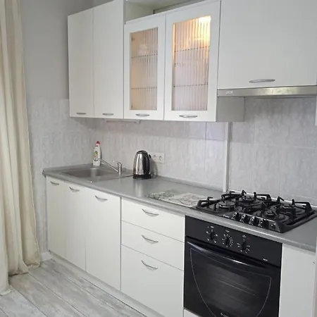 Apartment белые на карла маркса 25
