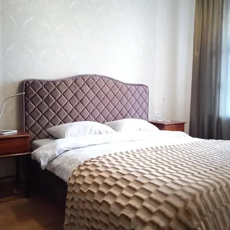 Apartment белые на карла маркса 25